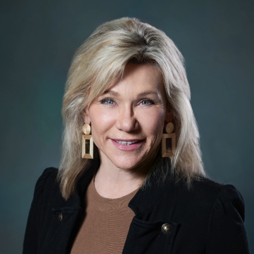 Dagmar Schroetter, Realtor and Illinois CPA at Apex Realty Jacksonville